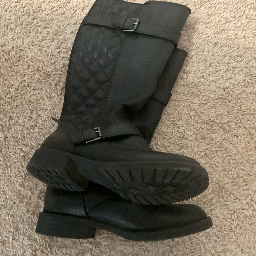 Black boots